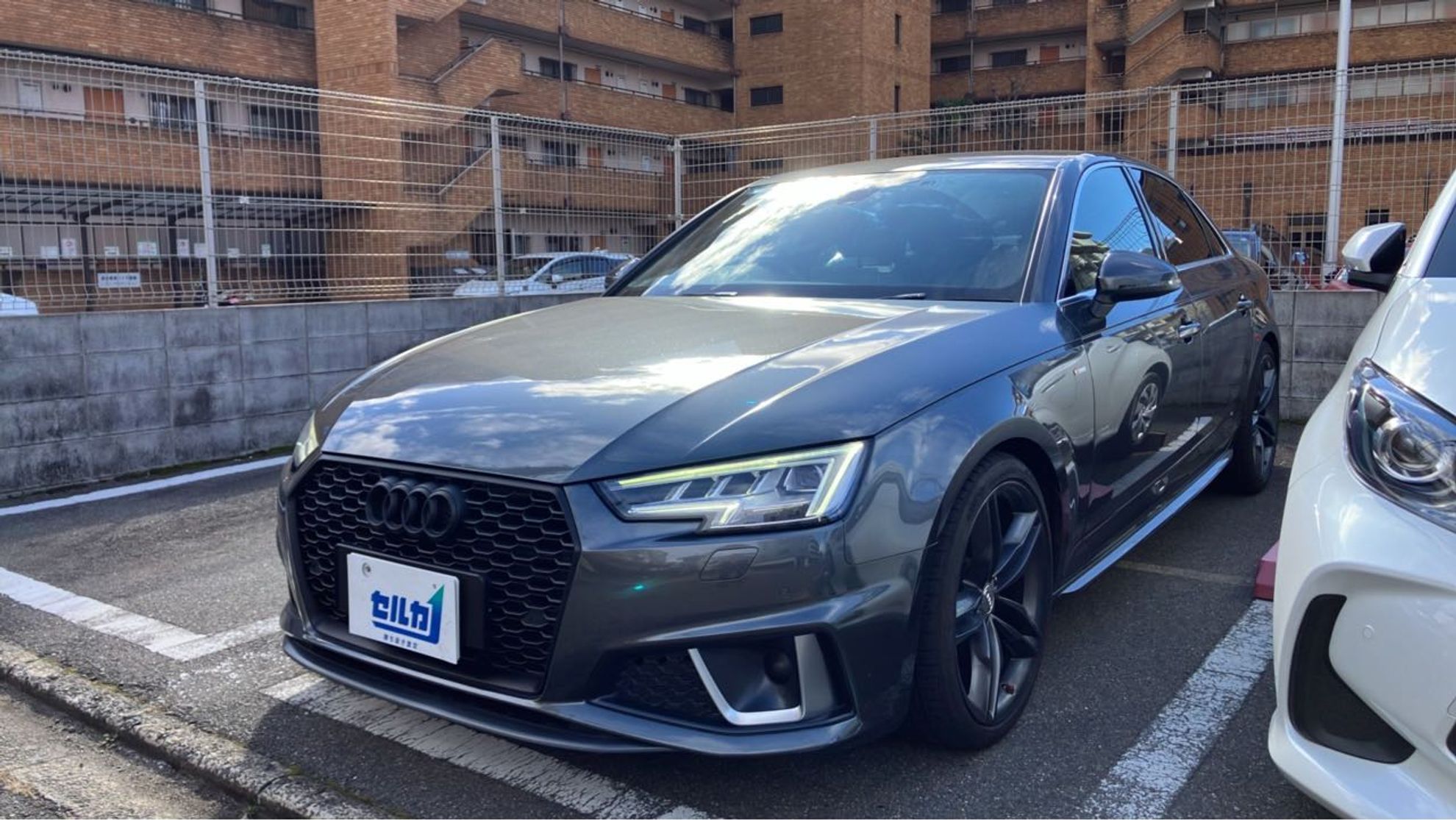 アウディA4