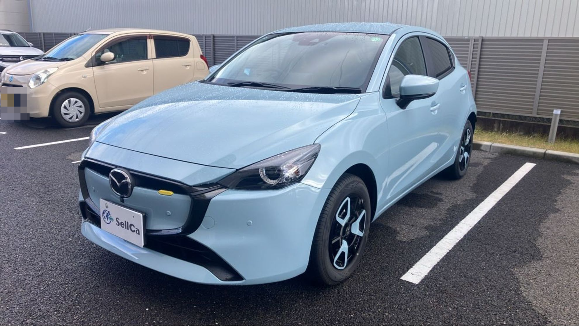 MAZDA2