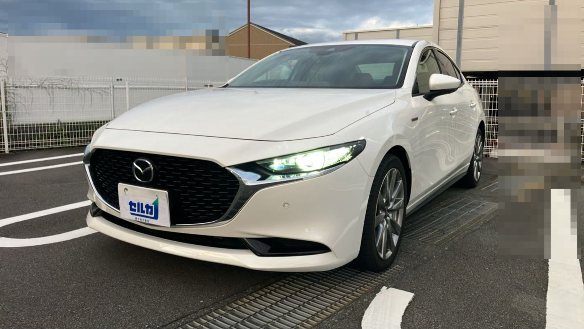 MAZDA3セダン